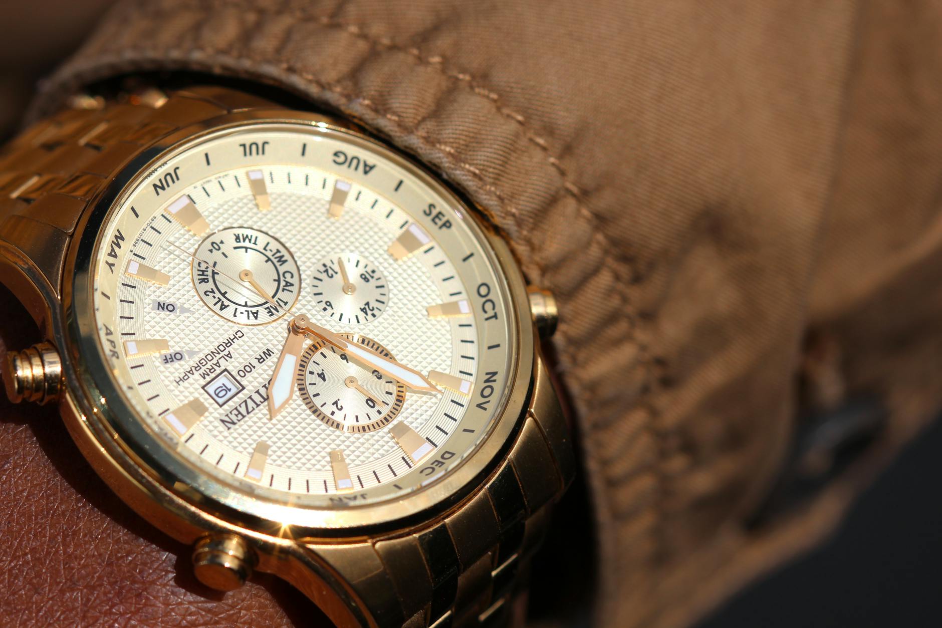 aBlogtoWatch Astor+Banks Fortitude Pro Mint Green Watch Giveaway Winner Announced